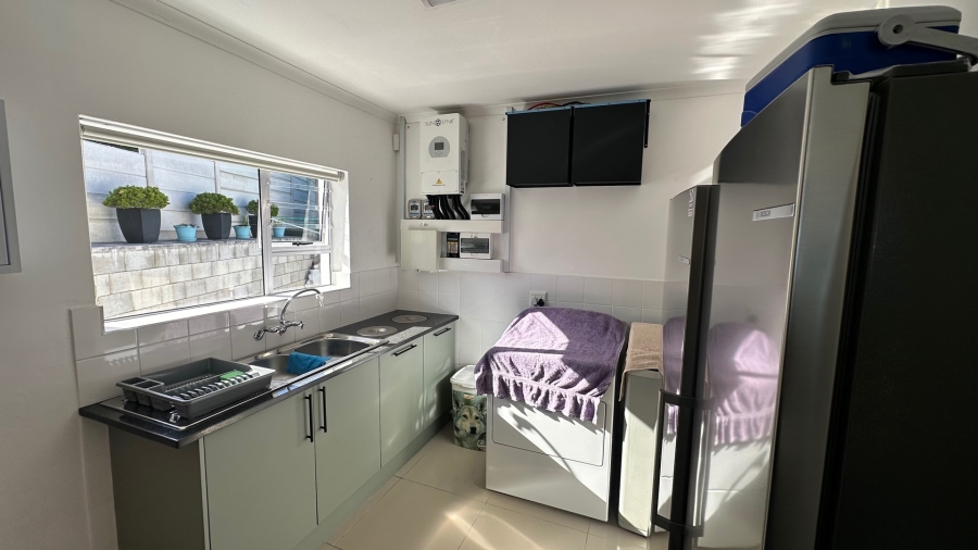 5 Bedroom Property for Sale in Dana Bay Western Cape
